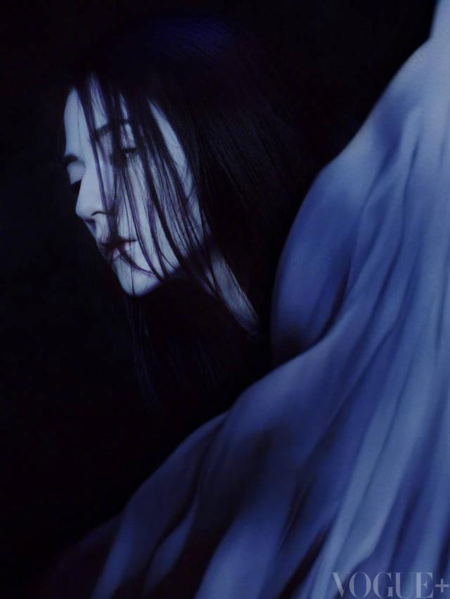 娜然再现妲己鬼魅又美艳 狐狸妆容异域风十足