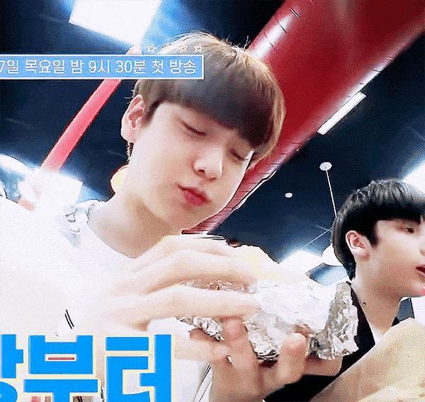 男爱豆揭秘他们的身材管理方法：想吃就吃