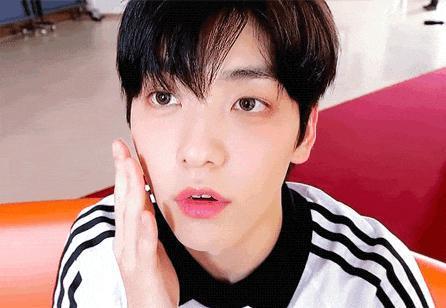 男爱豆揭秘他们的身材管理方法：想吃就吃