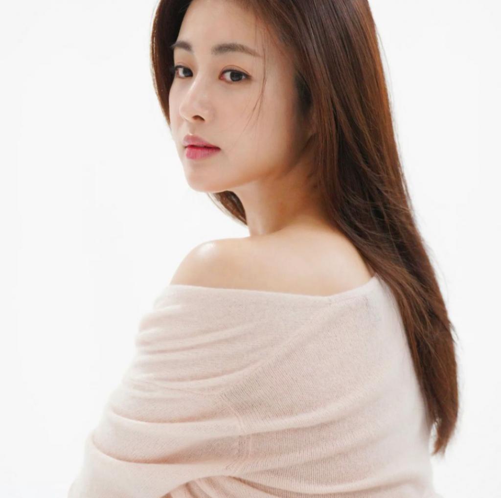 美女演员怀二胎了！还是那么美！