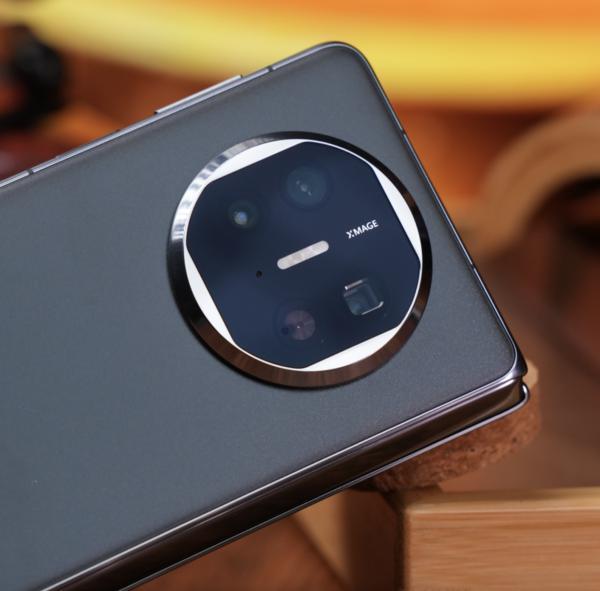 “华为影业”再出佳片，谢霆锋万茜现身，从内容到选角都无敌