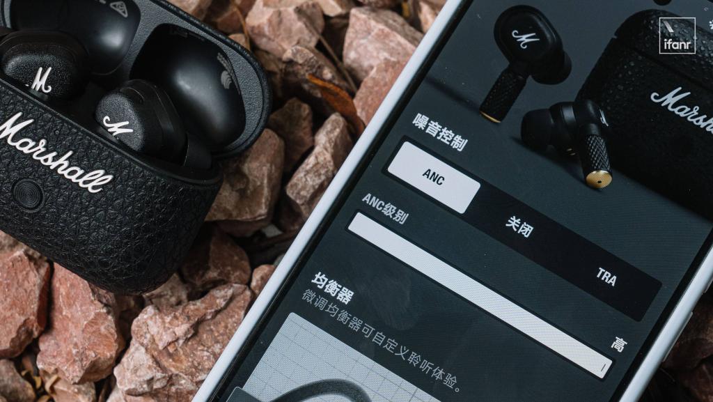 MOTIF II A.N.C. 体验：防水搭配 30 小时续航，Marshall 在招牌摇滚风上做了一些实用升级