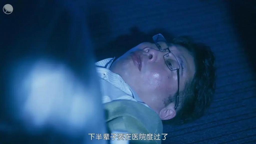 成年人的深夜档，得捂着眼睛看