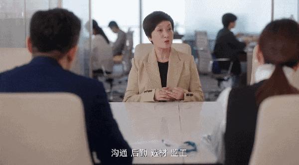 65岁邓婕对比70岁刘晓庆，自然和医美的差距一目了然