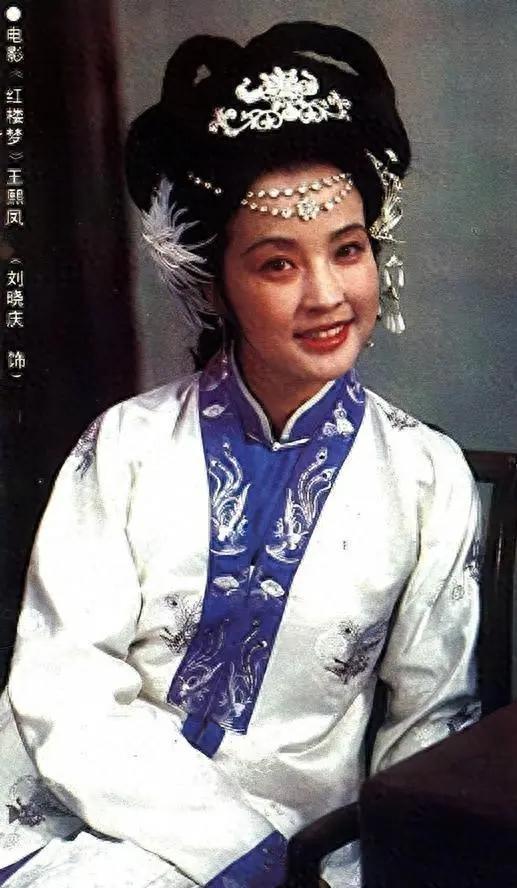 65岁邓婕对比70岁刘晓庆，自然和医美的差距一目了然