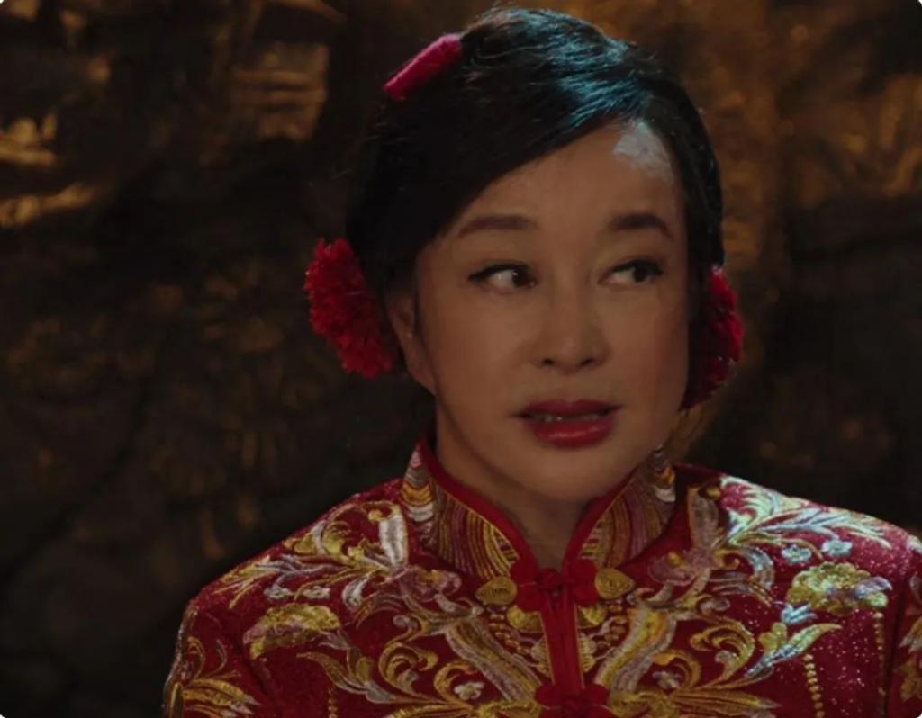 65岁邓婕对比70岁刘晓庆，自然和医美的差距一目了然