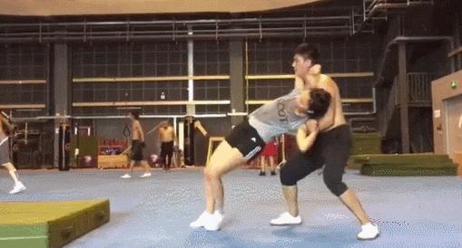 好一个性感狠人，内娱太缺这款！