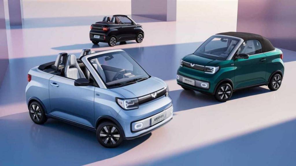 神车 MINI EV 之后，五菱首款轿车发布，剑指「马路三大妈」