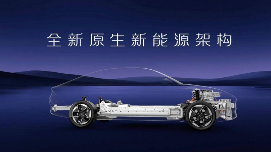 神车 MINI EV 之后，五菱首款轿车发布，剑指「马路三大妈」