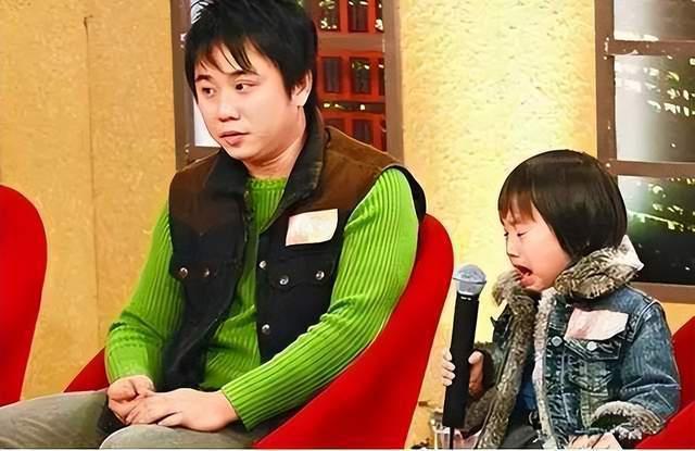 18岁童星公开与父亲对峙！没生活费一边上学一边还债