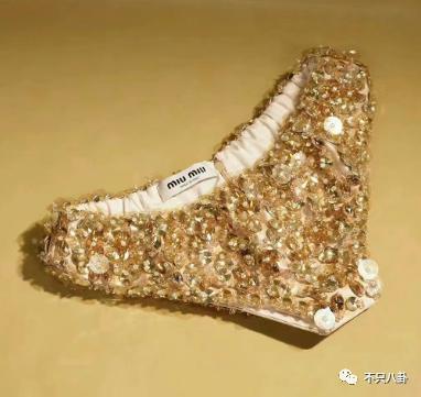 谁都穿不出美感？她的这条裤衩突然火了！