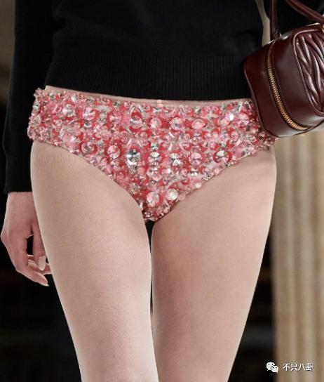 谁都穿不出美感？她的这条裤衩突然火了！