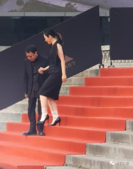 谁都穿不出美感？她的这条裤衩突然火了！