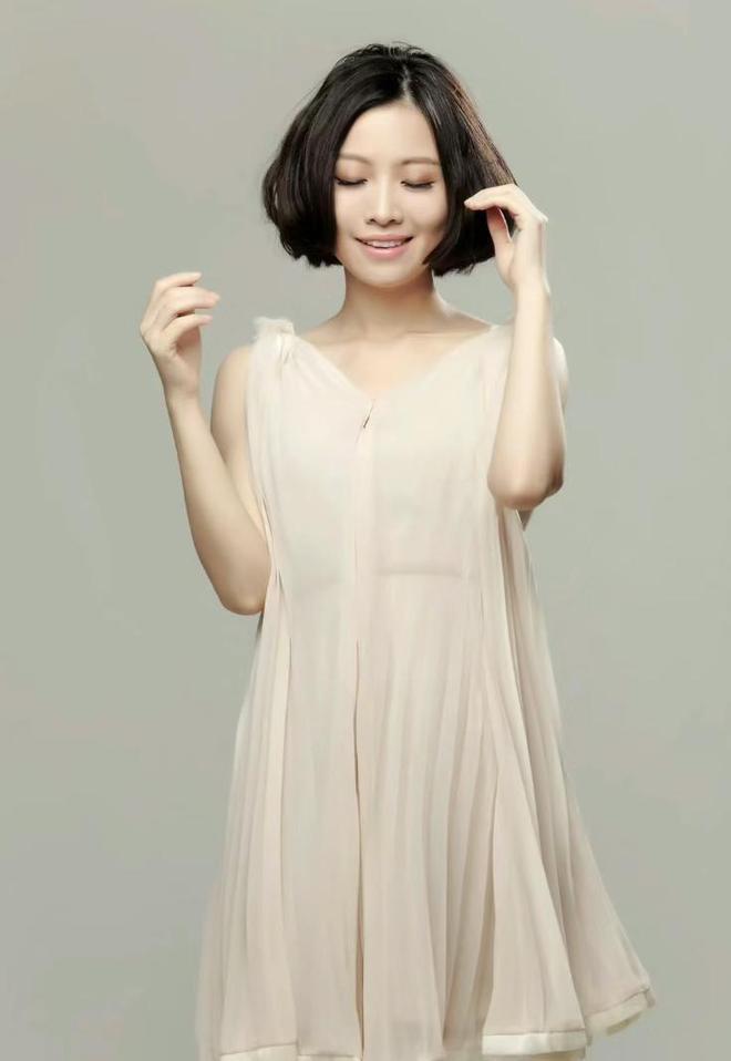 知情人称李玟本月将安葬于武汉 与姚贝娜同一墓园