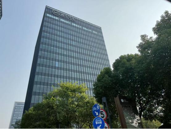 威马汽车仅剩817人，6月起停发工资，员工：不关心沈晖在哪，只求发薪