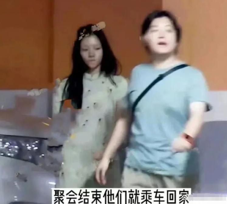 爆了！和大导演秘恋，剧组亲密，已经订婚…