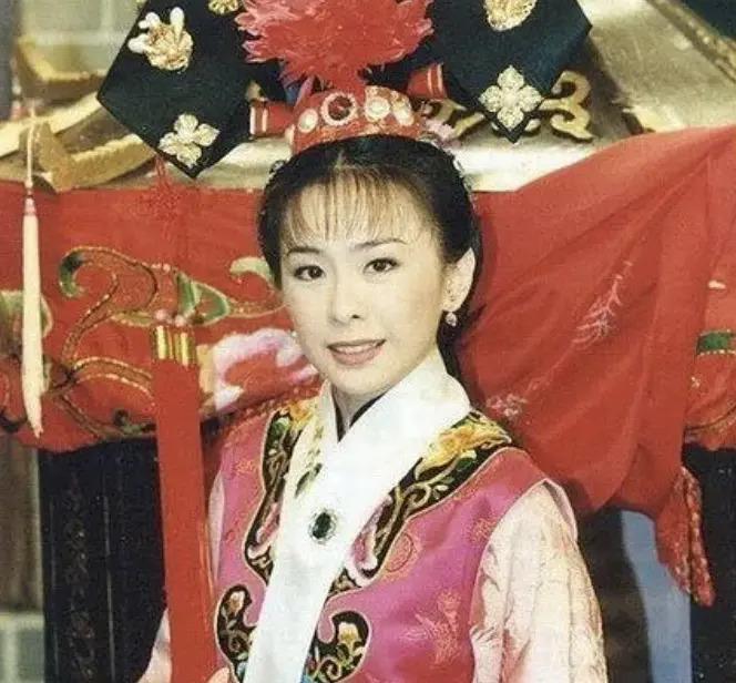 最美“纪晓芙”：被相恋12年男友劈腿，一生未婚未育