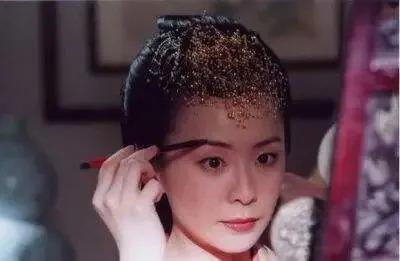 最美“纪晓芙”：被相恋12年男友劈腿，一生未婚未育