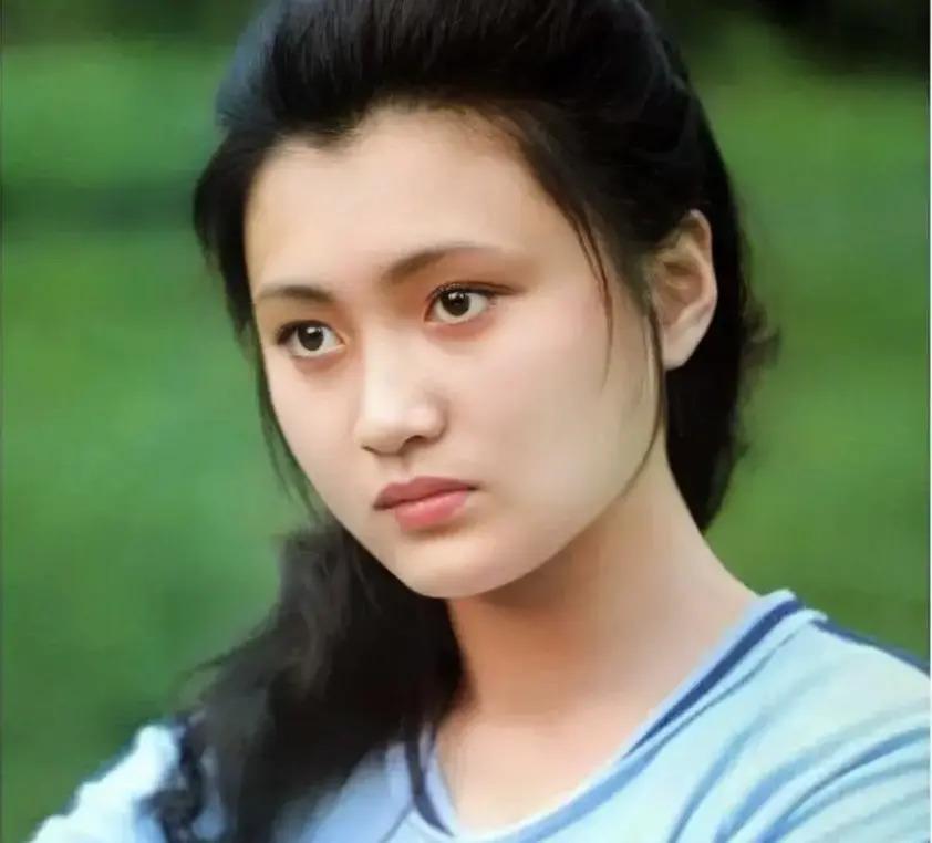 80年代第一美女，因长得太美遭人暗算，凭“杨贵妃”爆红后退圈