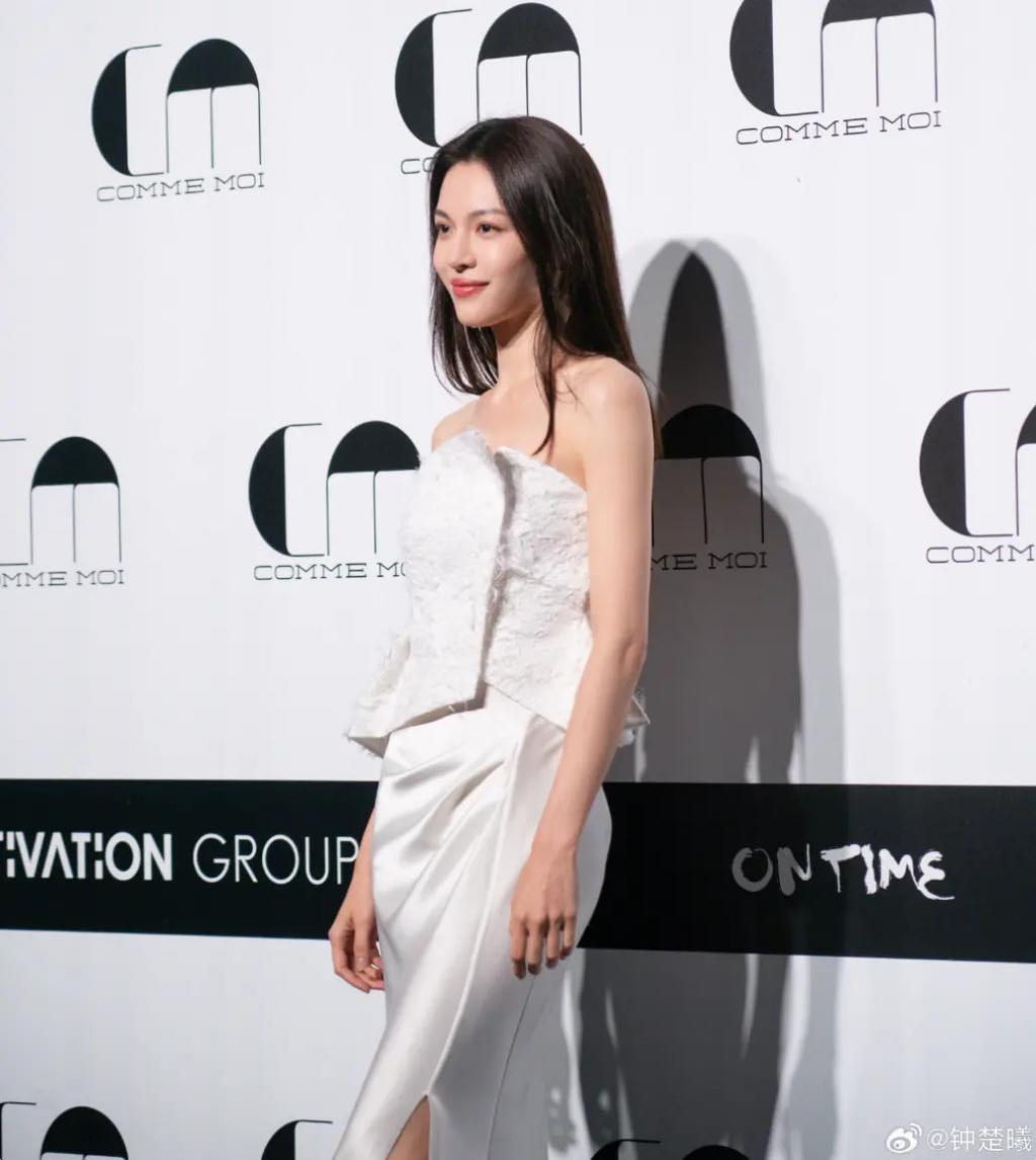 吕燕大秀，“初代名模”重出江湖，聊聊最传奇的三位……