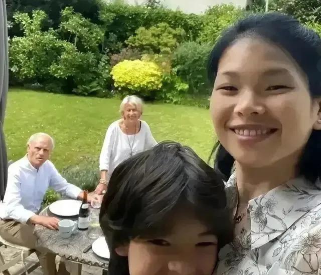 吕燕大秀，“初代名模”重出江湖，聊聊最传奇的三位……