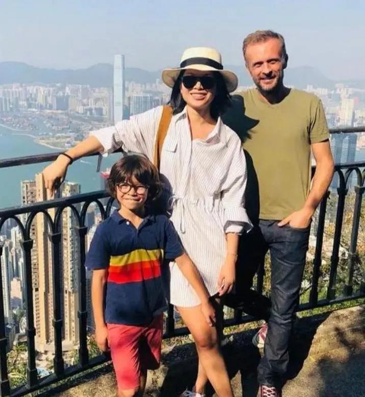 吕燕大秀，“初代名模”重出江湖，聊聊最传奇的三位……