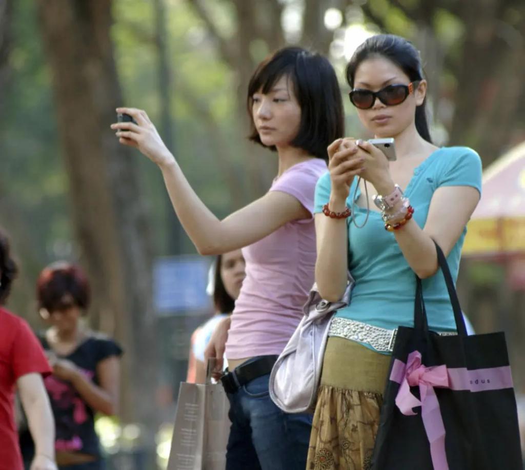 吕燕大秀，“初代名模”重出江湖，聊聊最传奇的三位……