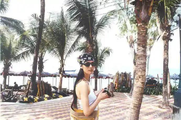 吕燕大秀，“初代名模”重出江湖，聊聊最传奇的三位……