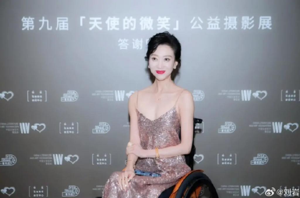 吕燕大秀，“初代名模”重出江湖，聊聊最传奇的三位……