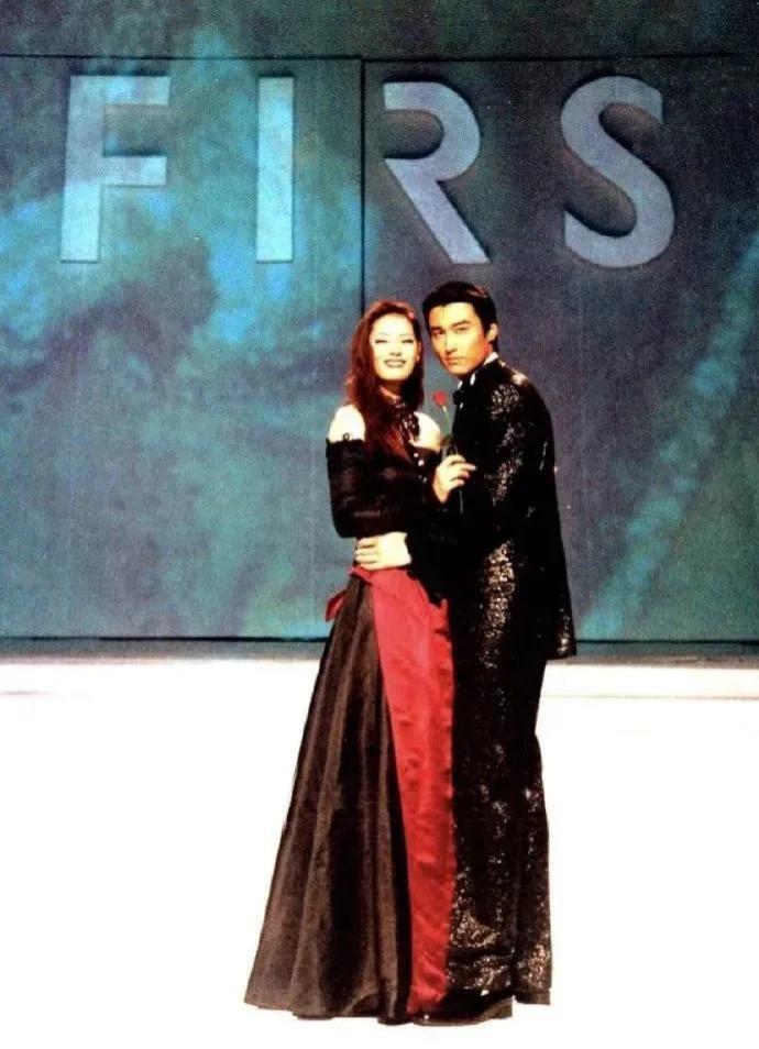 吕燕大秀，“初代名模”重出江湖，聊聊最传奇的三位……