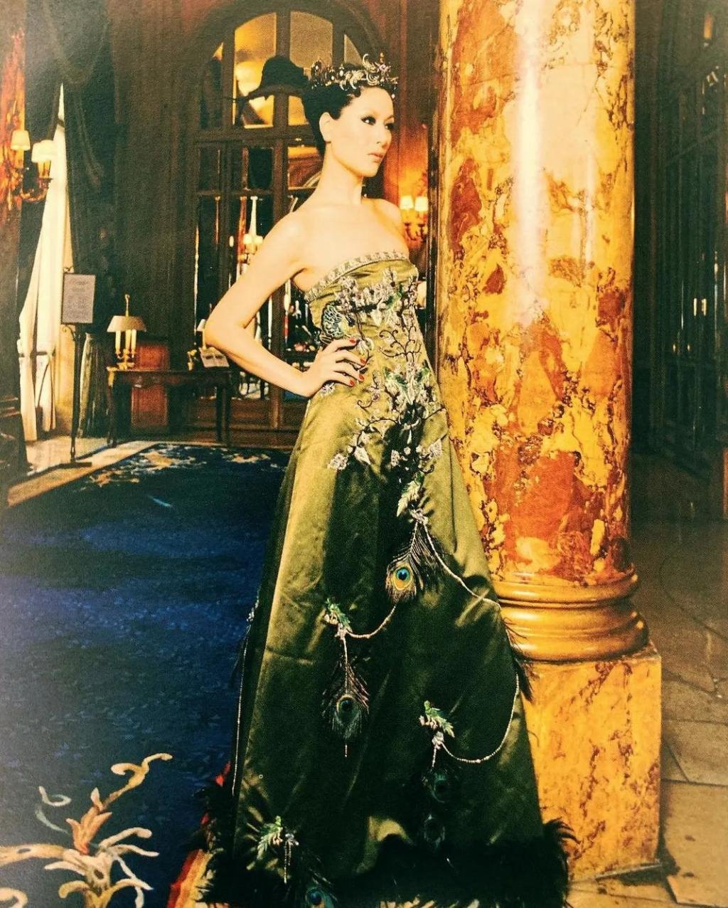 吕燕大秀，“初代名模”重出江湖，聊聊最传奇的三位……