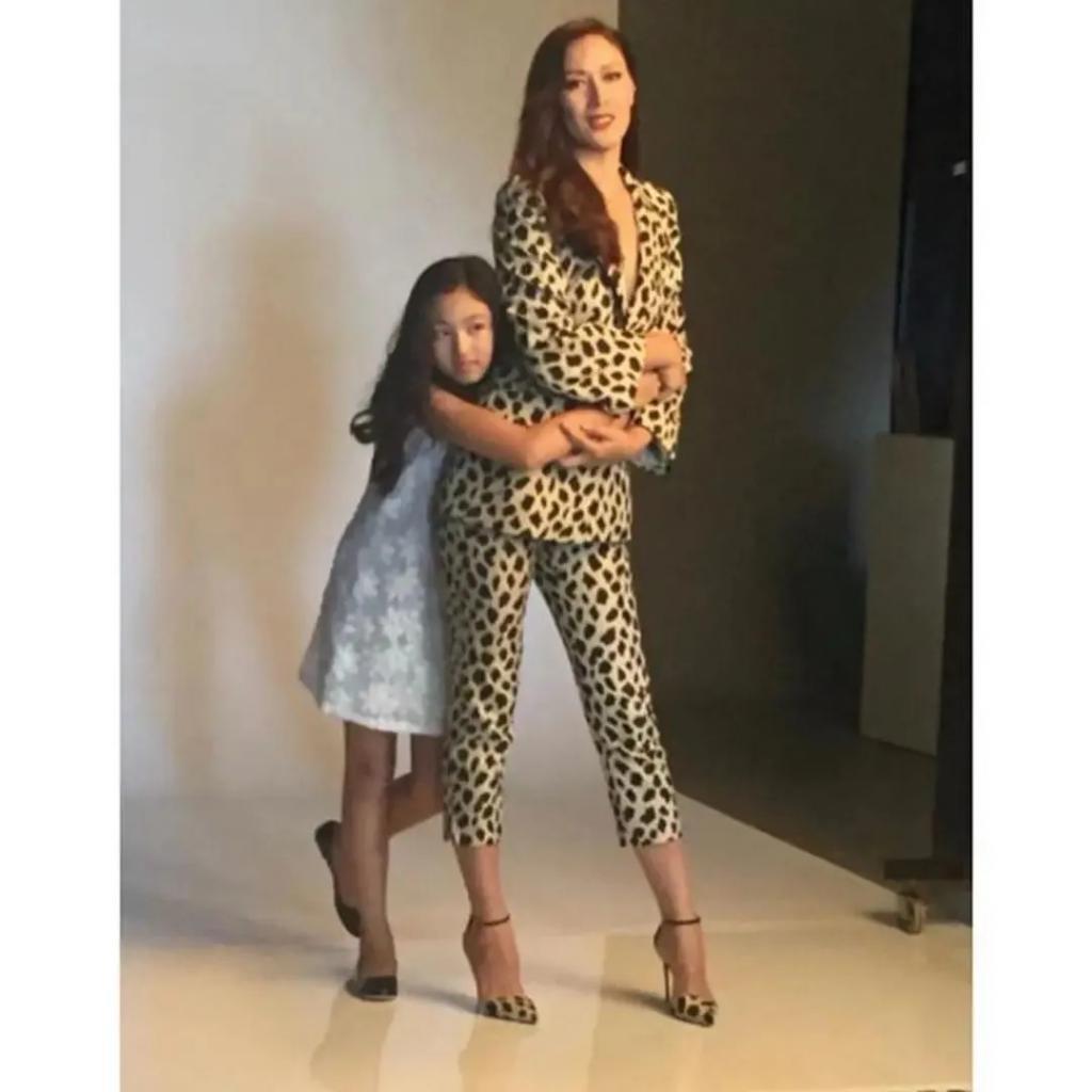 吕燕大秀，“初代名模”重出江湖，聊聊最传奇的三位……