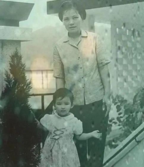 周慧敏：倪震出不出轨，只有我自己一人有资格去定论