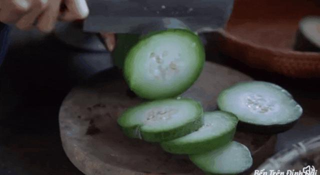 李子柒官宣新身份，消失700天回归，近照堪比“毁容”