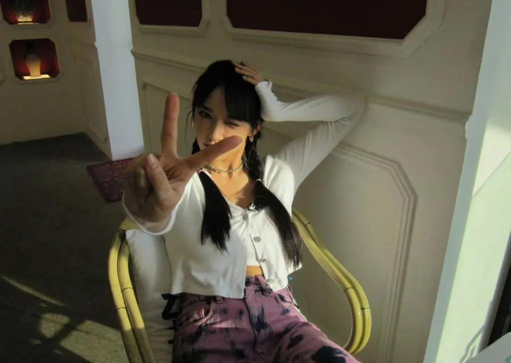 她真的没整容，就是换了一个造型！