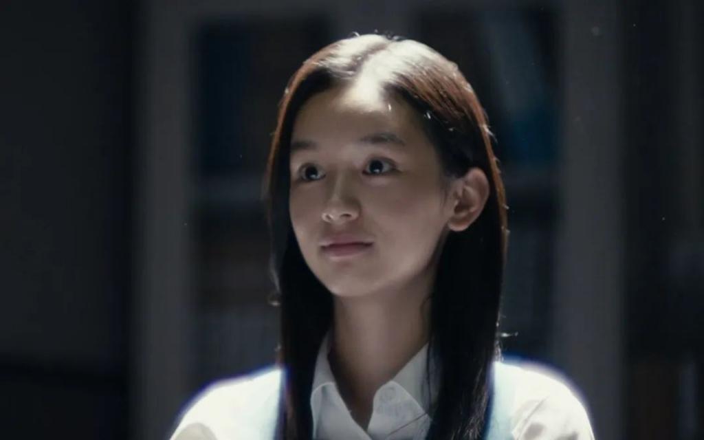 于正新剧妆造毁颜值，但周也抗住了