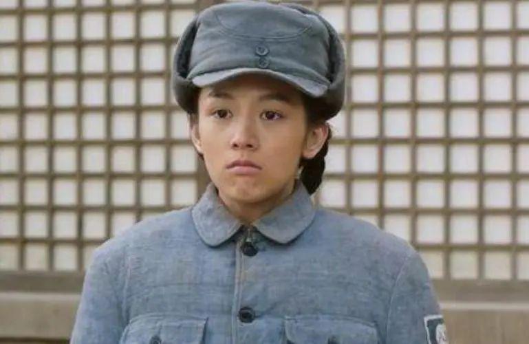 于正新剧妆造毁颜值，但周也抗住了