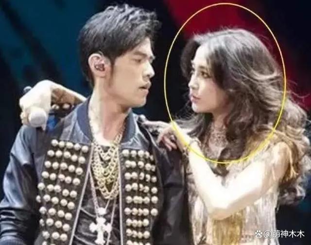 知名娱记曝杨颖确实凉了，回顾其演艺生涯，多次在网友雷区蹦迪