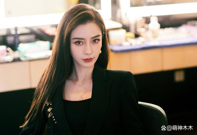 知名娱记曝杨颖确实凉了，回顾其演艺生涯，多次在网友雷区蹦迪