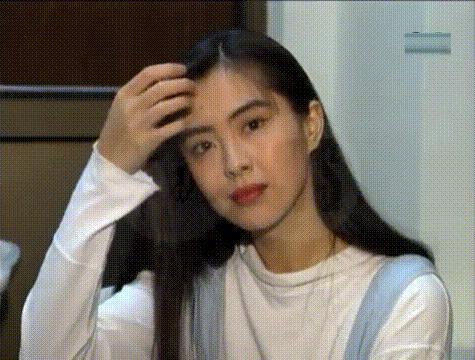 56岁王祖贤现身南京依然美如天仙 与粉丝热情互动