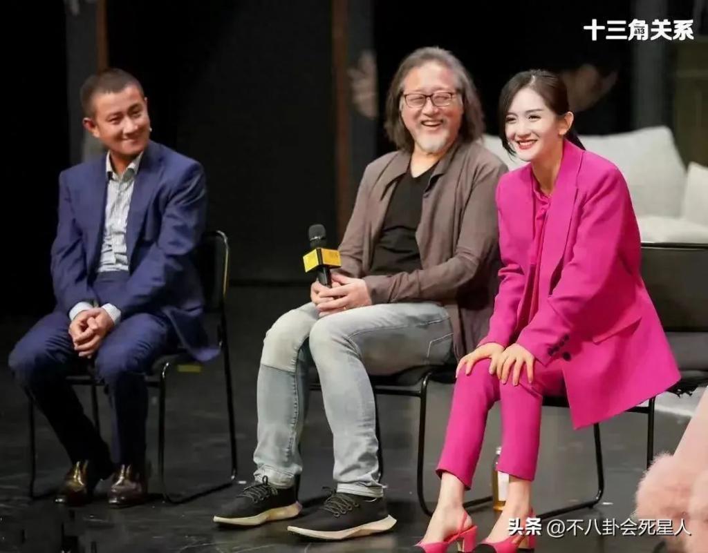 文章近照发腮太憔悴，和衣服印字格格不入，马伊琍却更光彩照人了