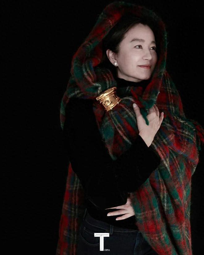 68岁林青霞近照曝光 时隔8年再登杂志封面变温柔