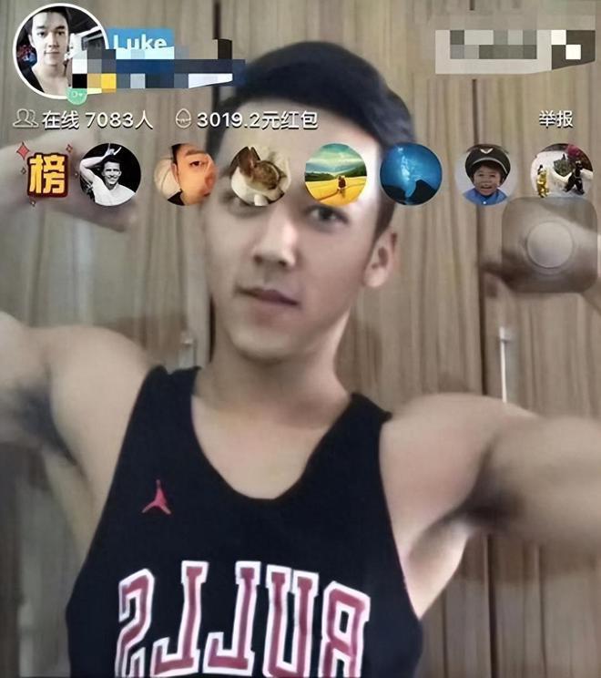 风波升级！陈牧驰现身机场一言不发，被曝曾在咸蛋家直播