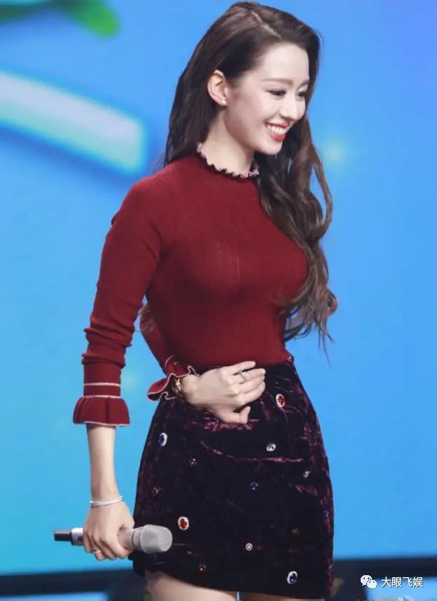 吉娜产后复出照曝光，网友：郎朗，你老婆怎么不穿紧身衣了