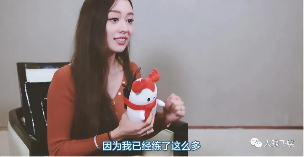 吉娜产后复出照曝光，网友：郎朗，你老婆怎么不穿紧身衣了