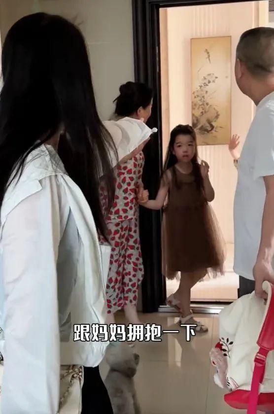 孩子没保住，官宣离婚，老公10天后找新欢…