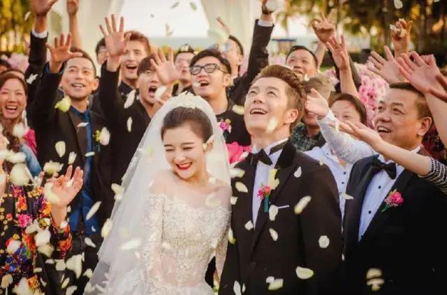 孩子没保住，官宣离婚，老公10天后找新欢…