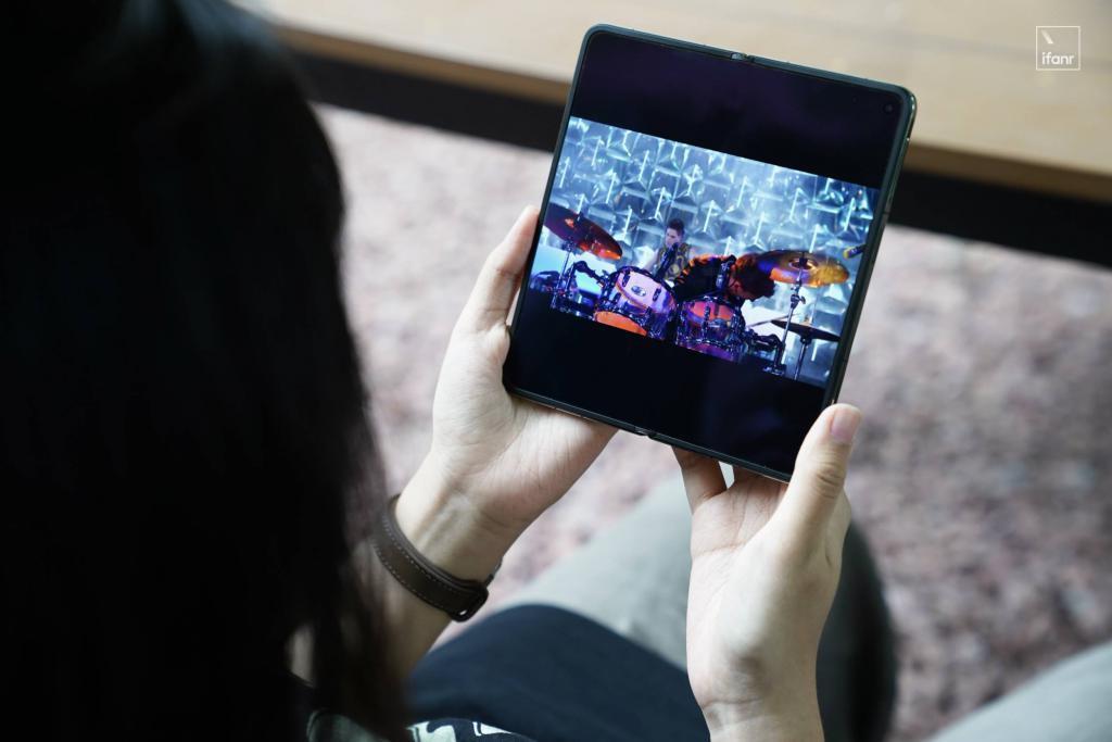 现在，重新认识一下折叠屏手机