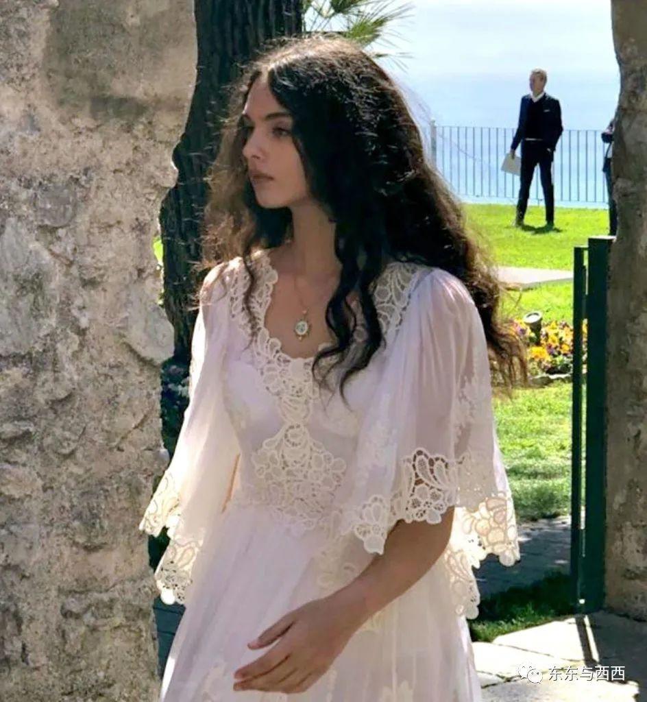 19岁球花女儿越变越美，新恋情曝光，男朋友好帅太养眼了