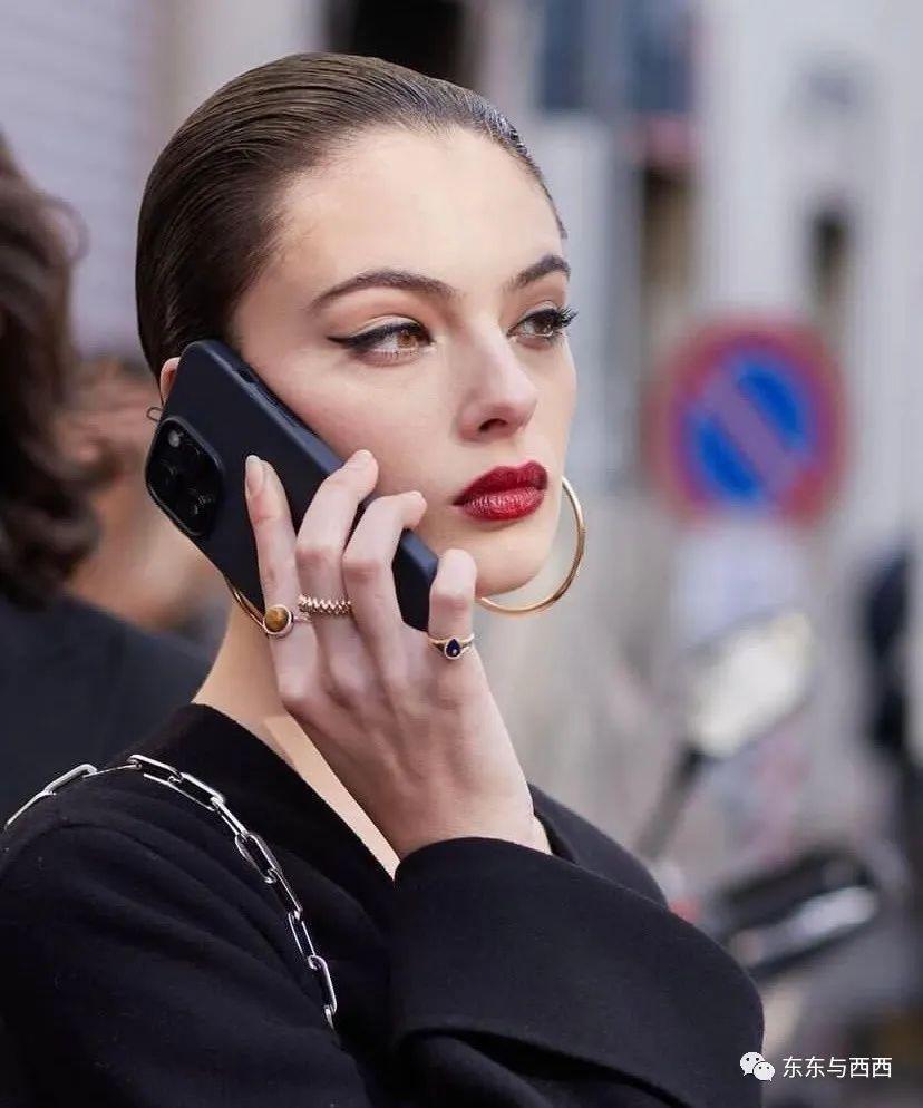 19岁球花女儿越变越美，新恋情曝光，男朋友好帅太养眼了